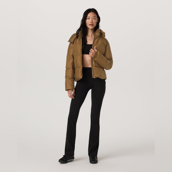 Vuori Jackets & Blazers - Vuori Alta Down Jacket in Rum Sz. Small